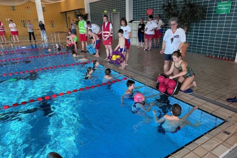 Jugendrettungsschwimmwettbewerb Kreiswasserwacht Hof