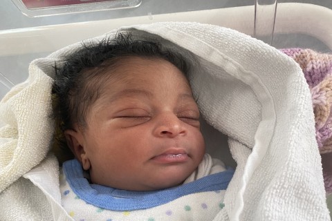 Sana Klinikum Hof 2022: Erstes Baby erblickt das Licht der Welt