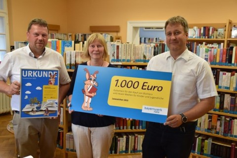 1000 Euro für Stadtbücherei
