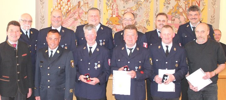 Kommandowechsel und Verleihung des Feuerwehr-Ehrenzeichens