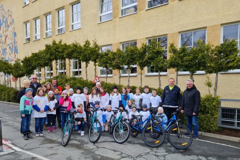 Neue Fahrräder für die Otto-Knopf-Grundschule Helmbrechts